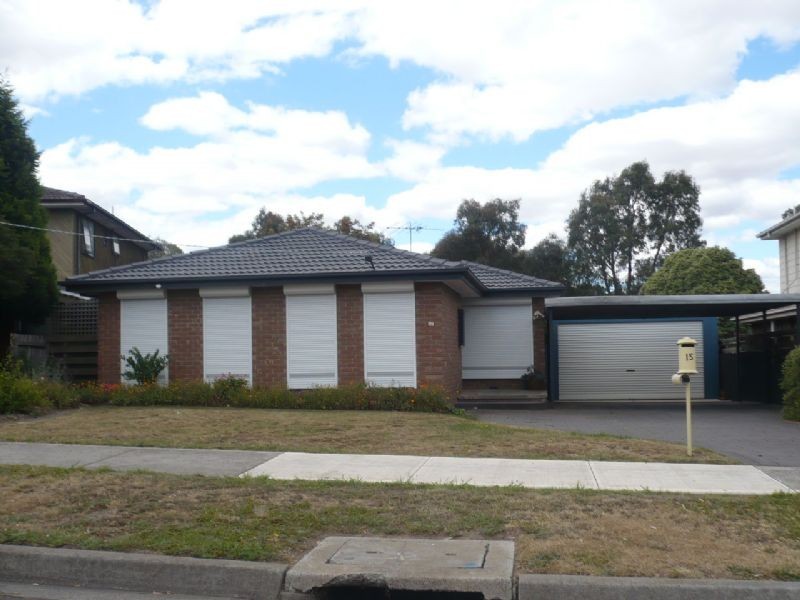 15 Mitford Cres, Craigieburn VIC 3064