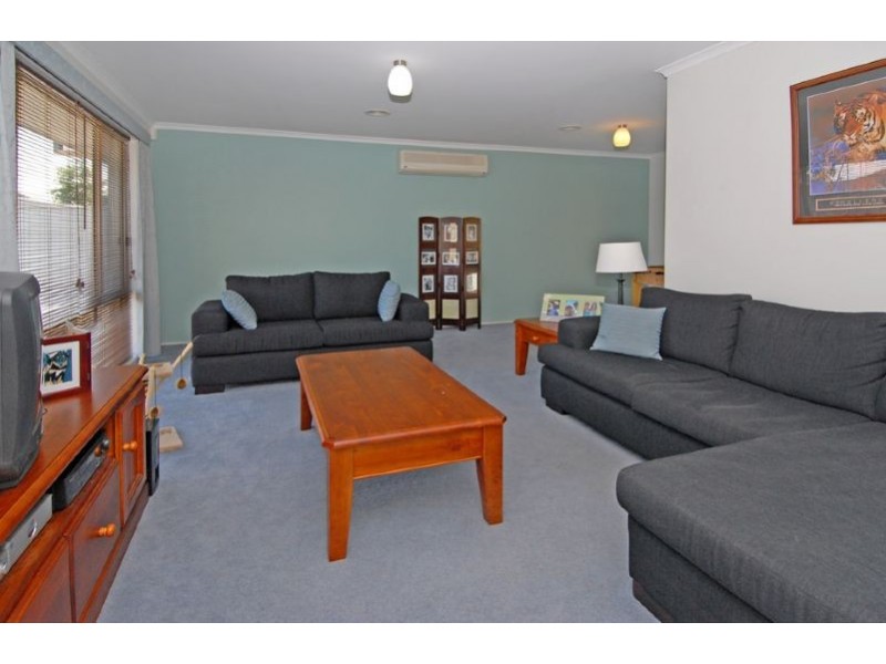 29 Woodlea Crescent, Craigieburn VIC 3064