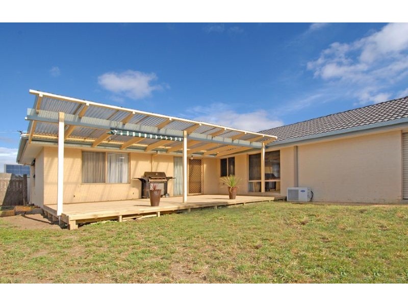 29 Woodlea Crescent, Craigieburn VIC 3064
