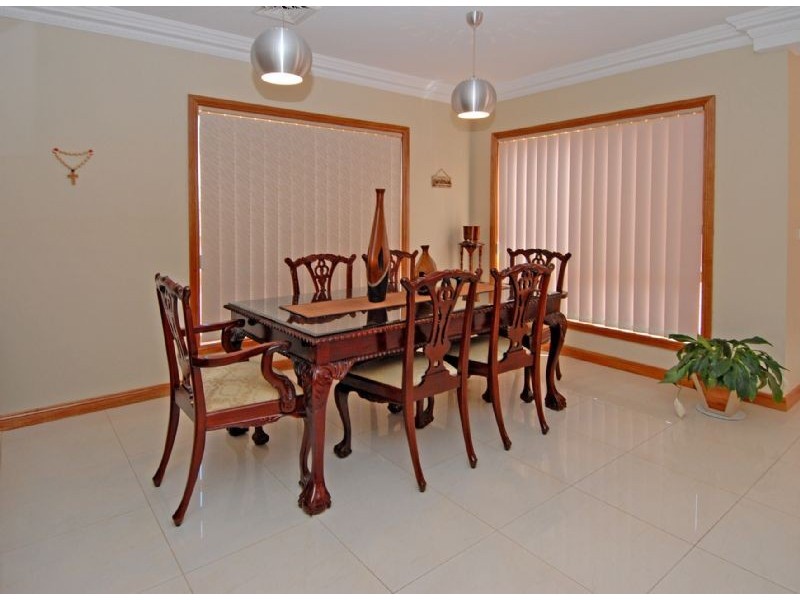 106 Royal Terrace, Craigieburn VIC 3064