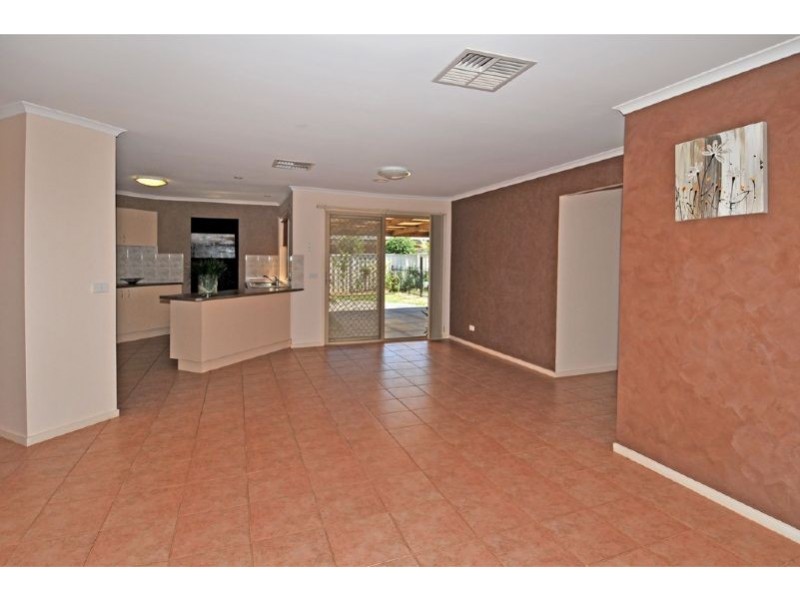 2 Meadowbank Court, Craigieburn VIC 3064