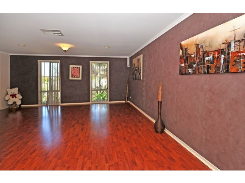 2 Meadowbank Court, Craigieburn VIC 3064