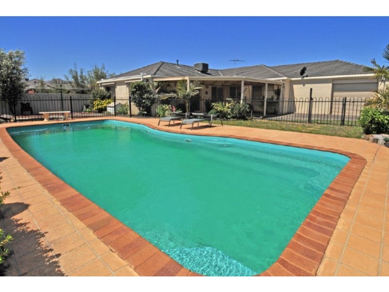 2 Meadowbank Court, Craigieburn VIC 3064