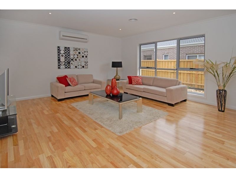 21 Grosvenor Square, Craigieburn VIC 3064