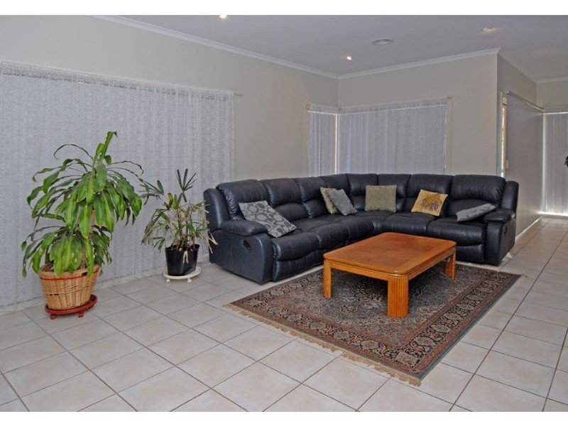 10 Explorers Place, Craigieburn VIC 3064