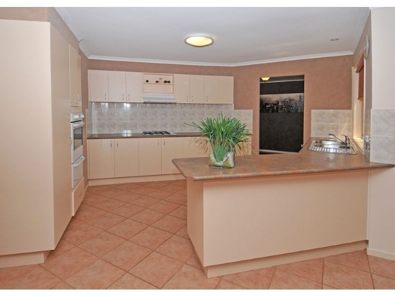 2 Meadowbank Court, Craigieburn VIC 3064