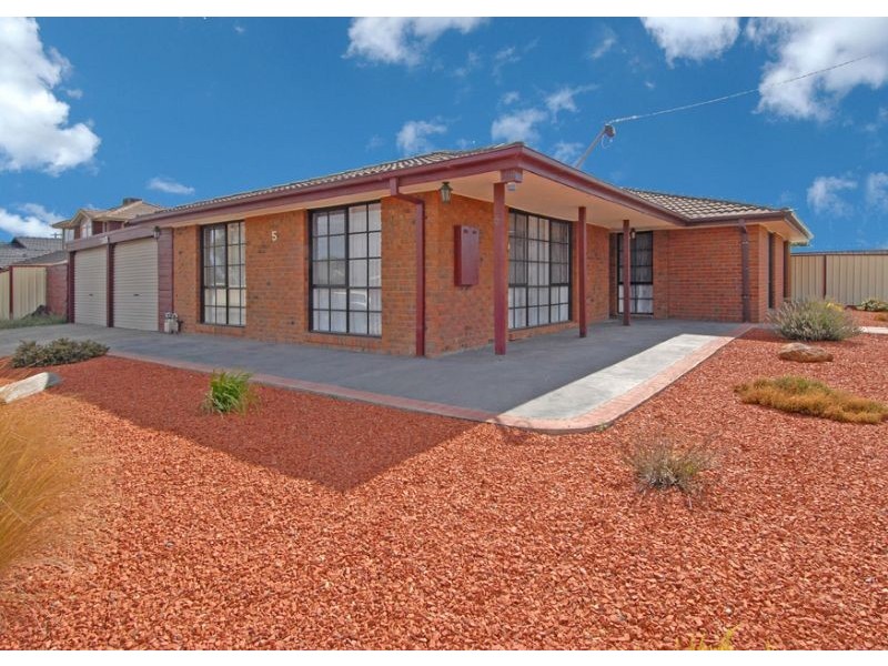 5 Studley Street, Craigieburn VIC 3064