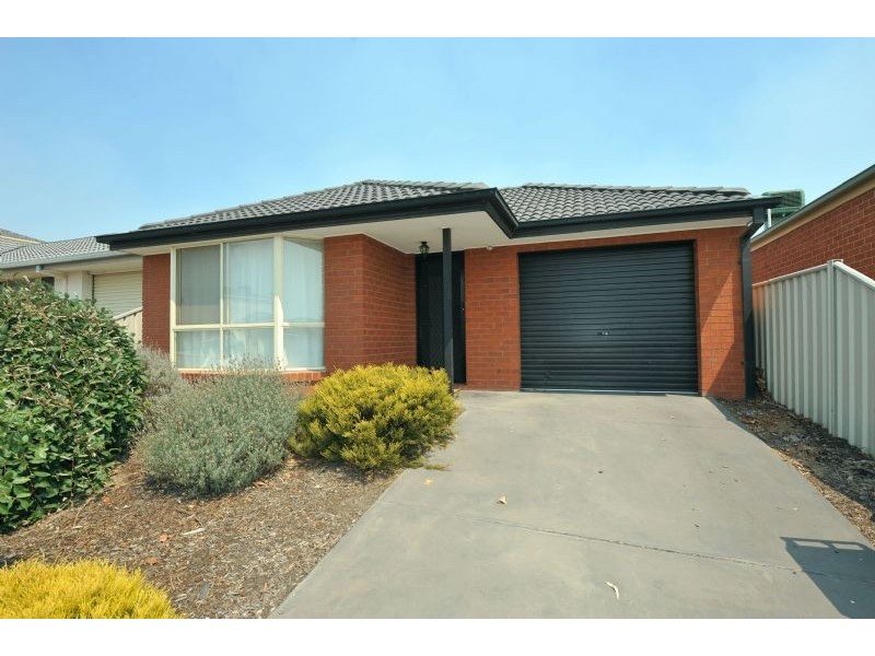 12 Willmott Drive, Craigieburn VIC 3064