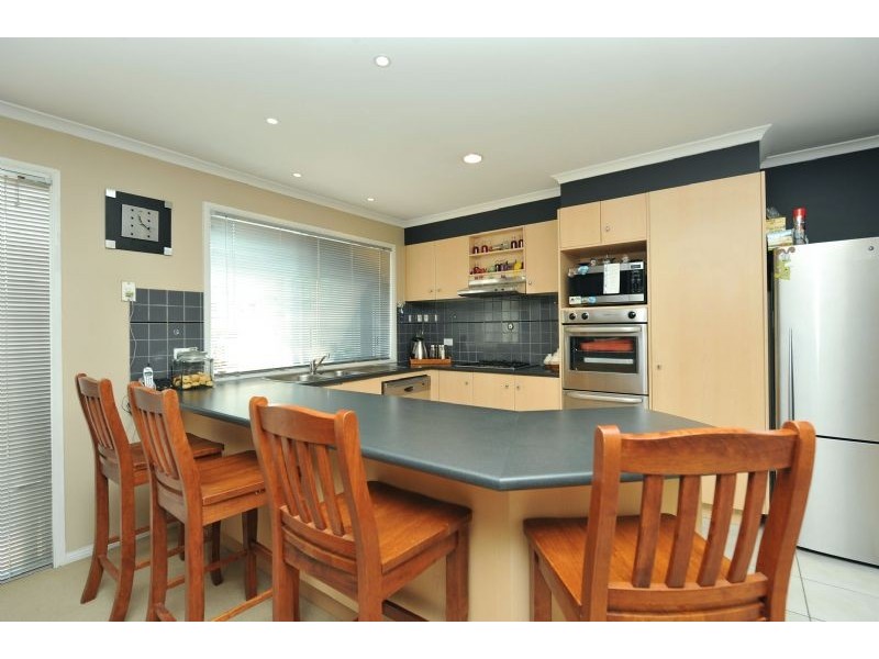 Roxburgh Park VIC 3064