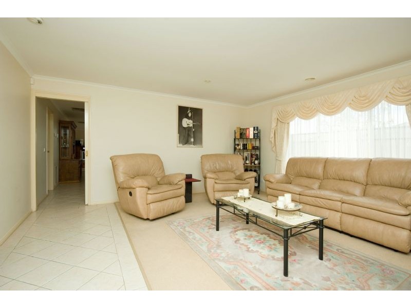 15 Elmwood Place, Craigieburn VIC 3064