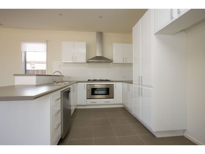 5 Emmerdale Place, Craigieburn VIC 3064