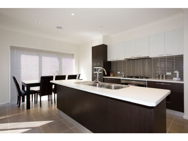 34 Kinglake Crescent, Craigieburn VIC 3064