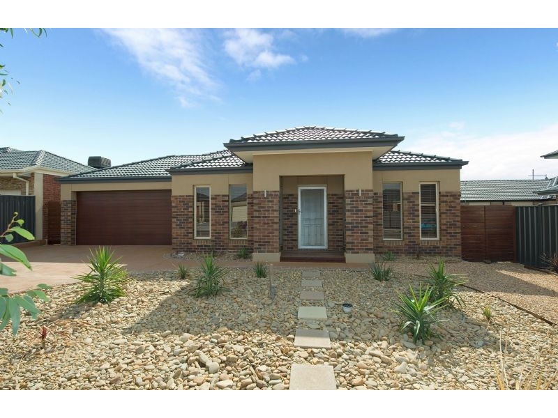 4 Gippsland Way, Craigieburn VIC 3064