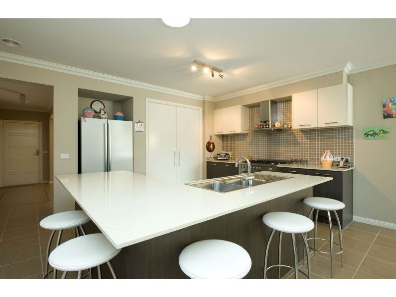 4 Gippsland Way, Craigieburn VIC 3064