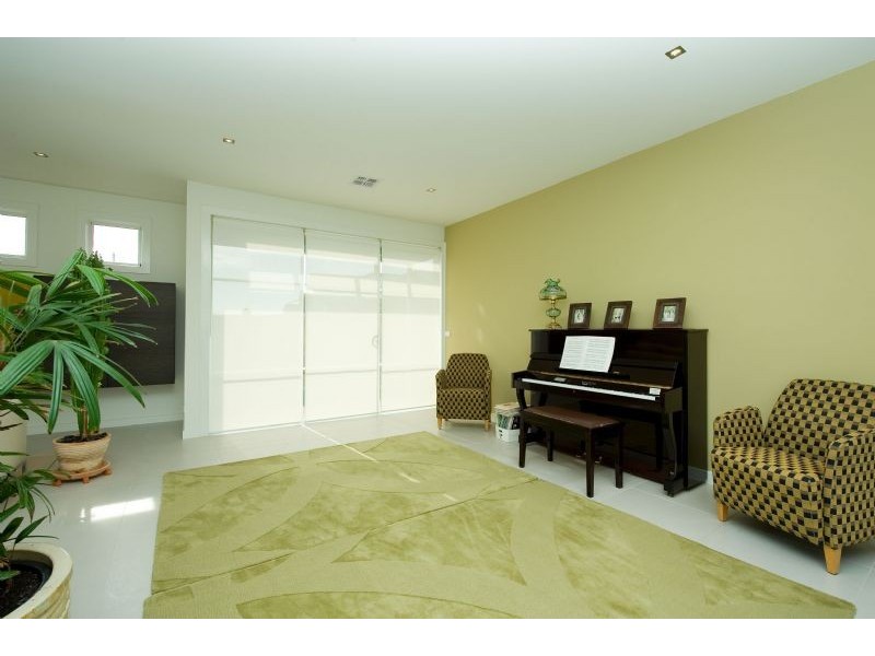 74 Royal Terrace, Craigieburn VIC 3064