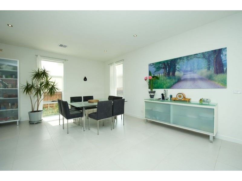 74 Royal Terrace, Craigieburn VIC 3064