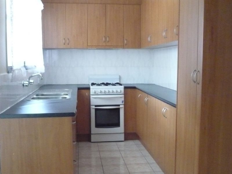 18 Woodburn Cres, Craigieburn VIC 3064