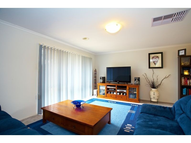 6 Exmouth Road, Craigieburn VIC 3064