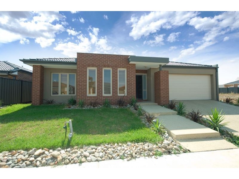 27 Beechworth Avenue, Greenvale VIC 3059