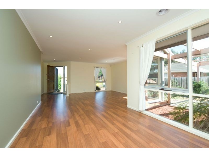 10  Cardiff Court, Craigieburn VIC 3064