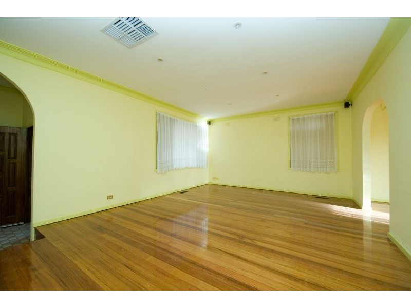 24 Hothlyn Drive, Craigieburn VIC 3064