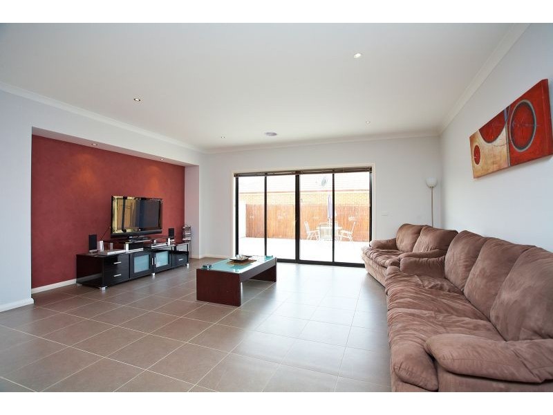 32 Tusmore Rise, Craigieburn VIC 3064