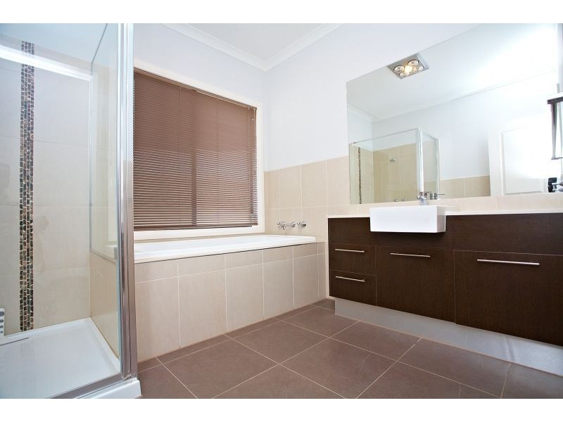 32 Tusmore Rise, Craigieburn VIC 3064