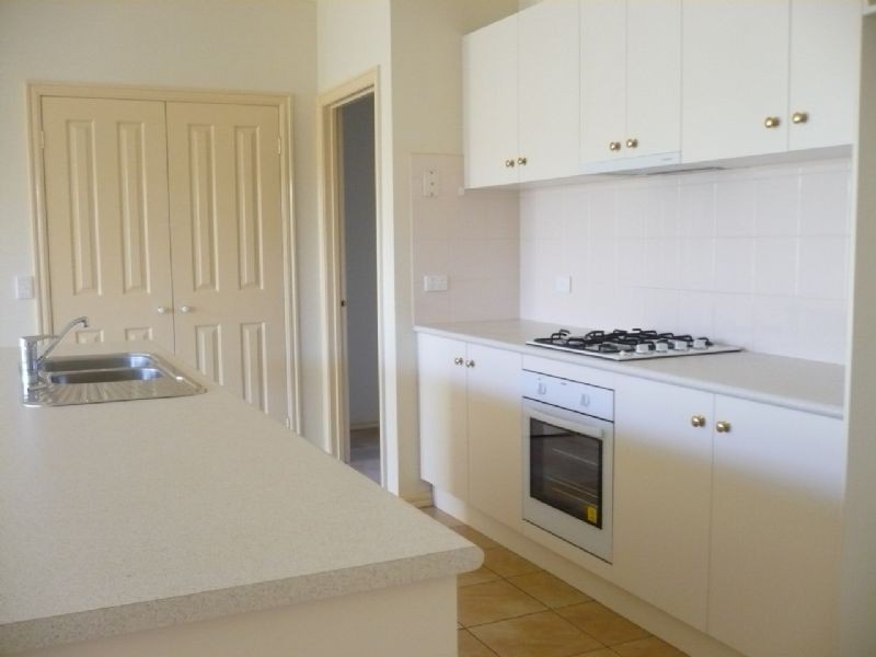 5 Grenville Terrace, Roxburgh Park VIC 3064