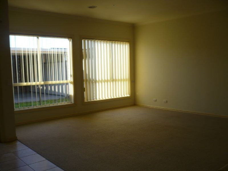 5 Grenville Terrace, Roxburgh Park VIC 3064