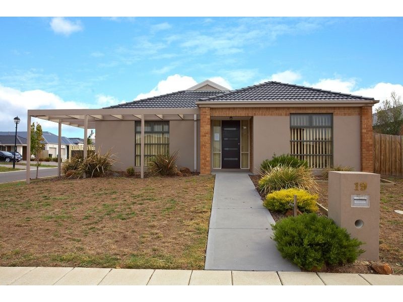 19 Mission Hills Way, Craigieburn VIC 3064