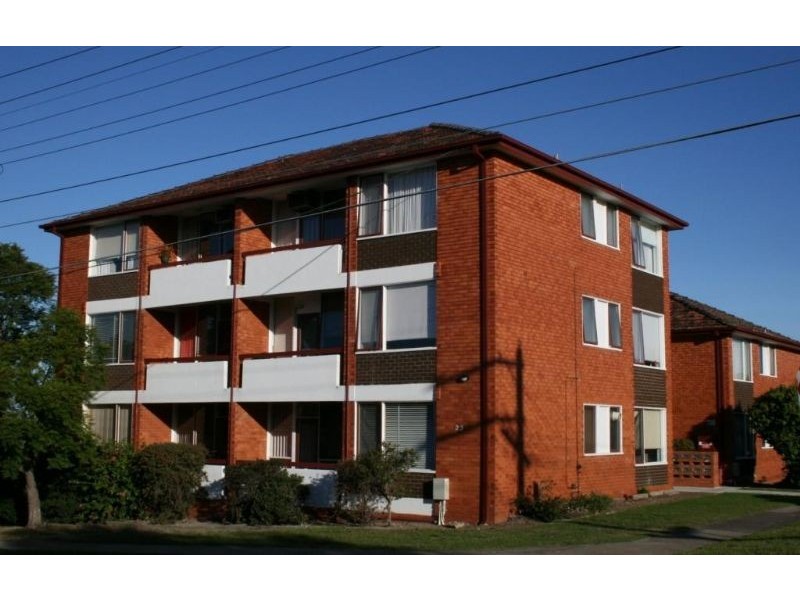 2/23 Brewster Street, Essendon VIC 3040