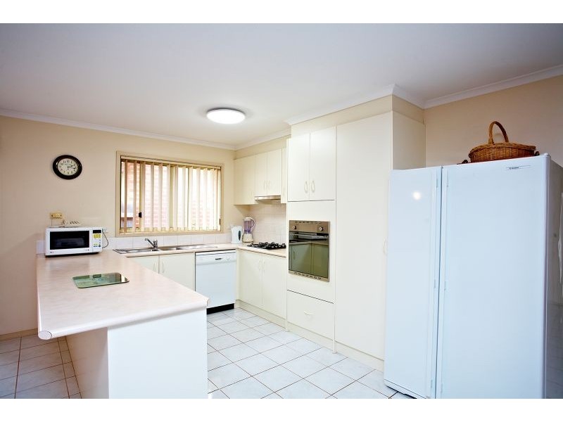 7 Aquila Grove, Roxburgh Park VIC 3064