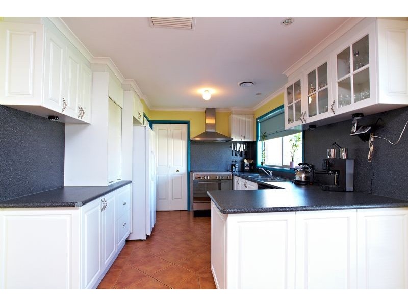 9 Rokeby Crescent, Craigieburn VIC 3064