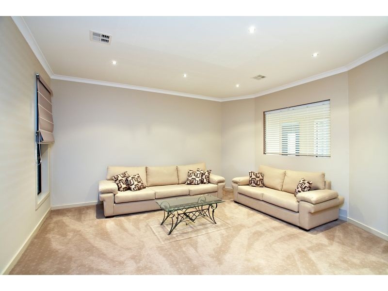 17 Middlesborough Drive, Craigieburn VIC 3064