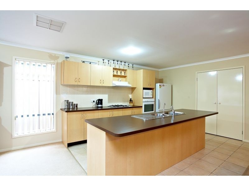 8 Liverpool Circuit, Craigieburn VIC 3064