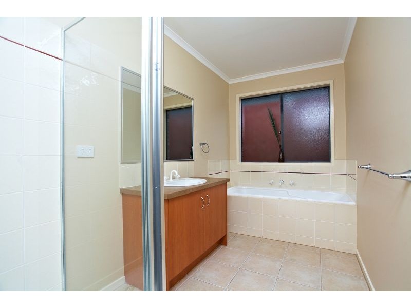 8 Liverpool Circuit, Craigieburn VIC 3064