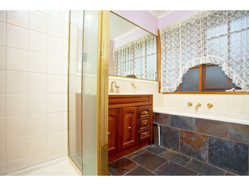 10 Medway Road, Craigieburn VIC 3064