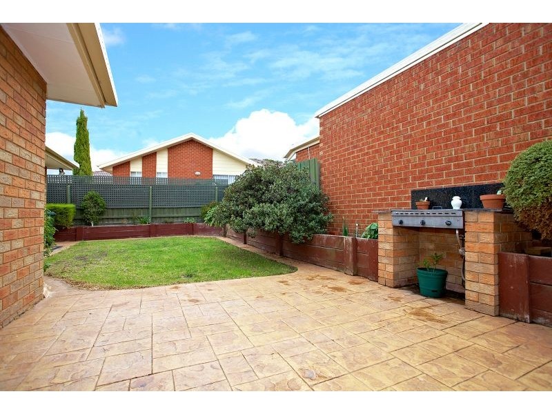 12 Sheridan Way, Roxburgh Park VIC 3064