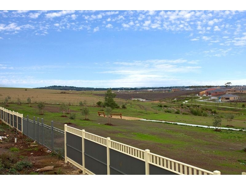 88 Golfview Drive, Craigieburn VIC 3064