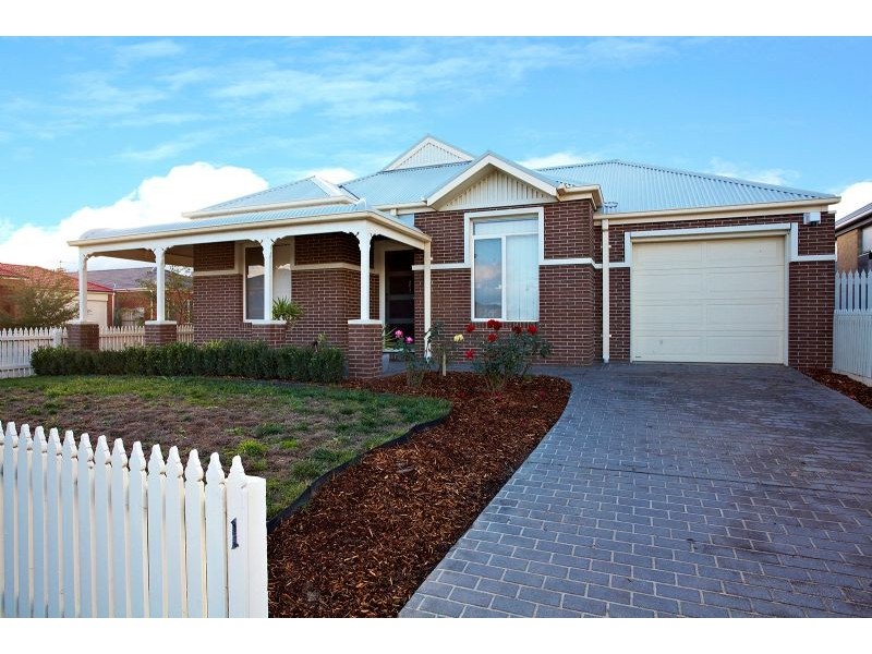 1  Floreat Grove, Craigieburn VIC 3064