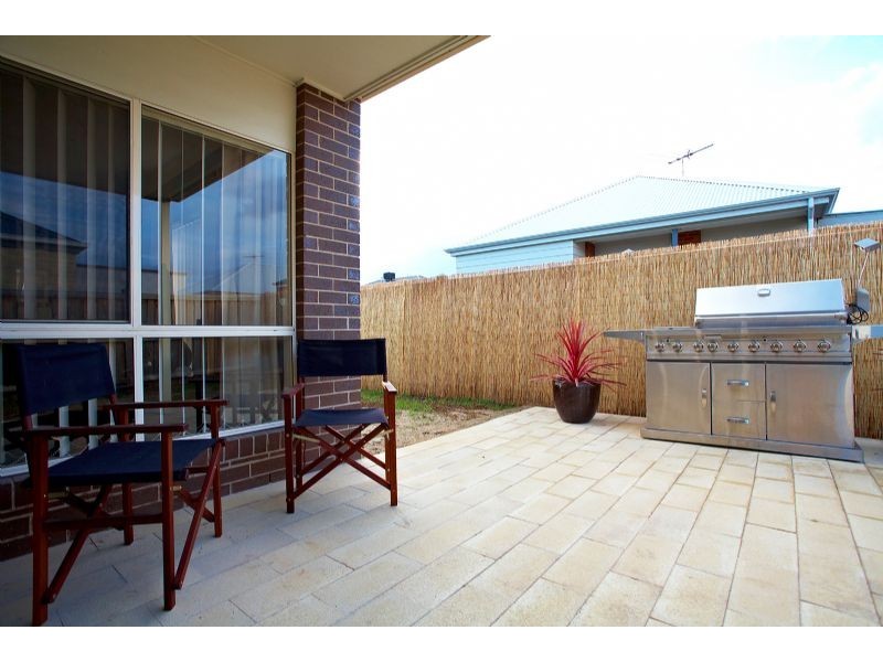 1  Floreat Grove, Craigieburn VIC 3064