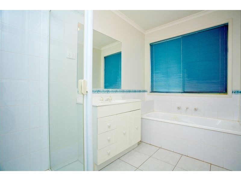 2 Silkwood Lane, Craigieburn VIC 3064