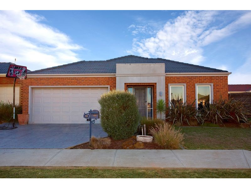 32 Parramatta Walk, Craigieburn VIC 3064