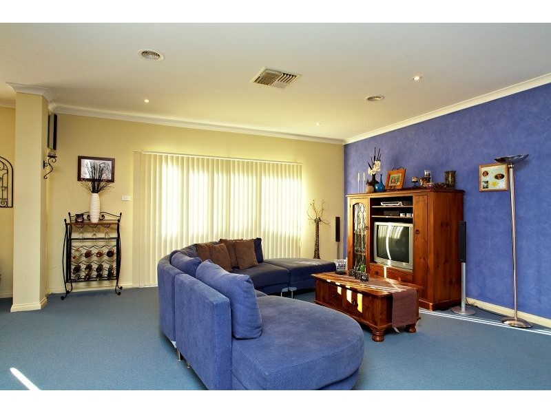 32 Parramatta Walk, Craigieburn VIC 3064