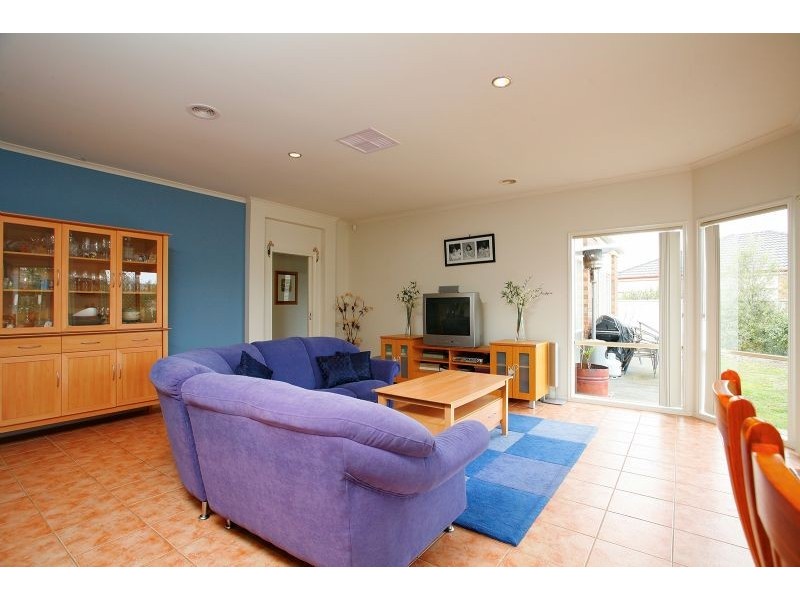 36 Stoneleigh Place, Craigieburn VIC 3064