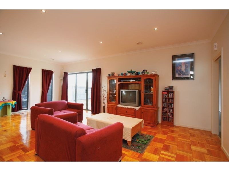 15 Highbury Circuit, Craigieburn VIC 3064