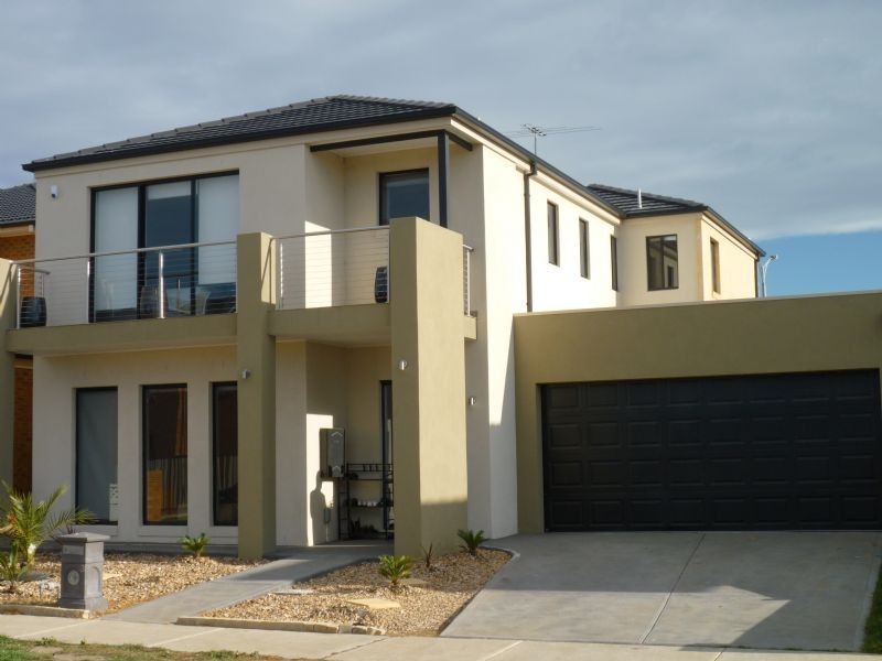 3 Watersedge Way, Roxburgh Park VIC 3064