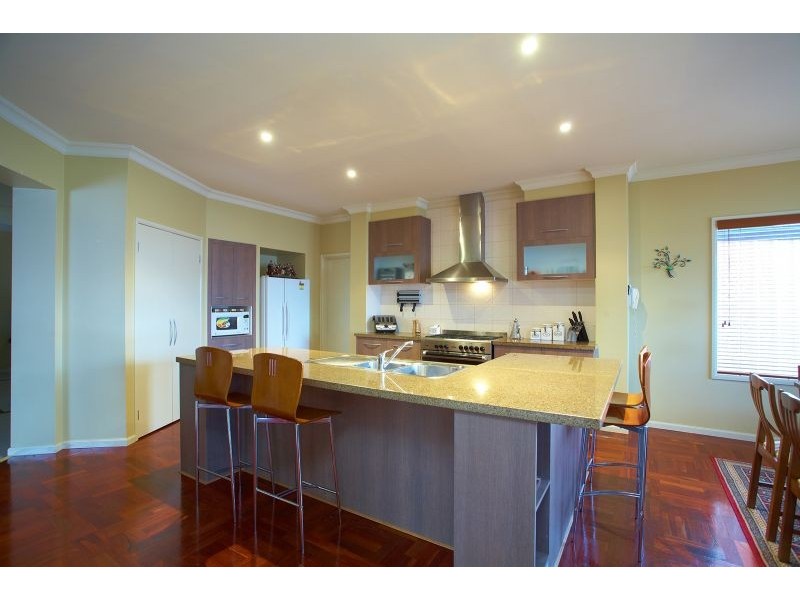6 Deauville Green, Craigieburn VIC 3064