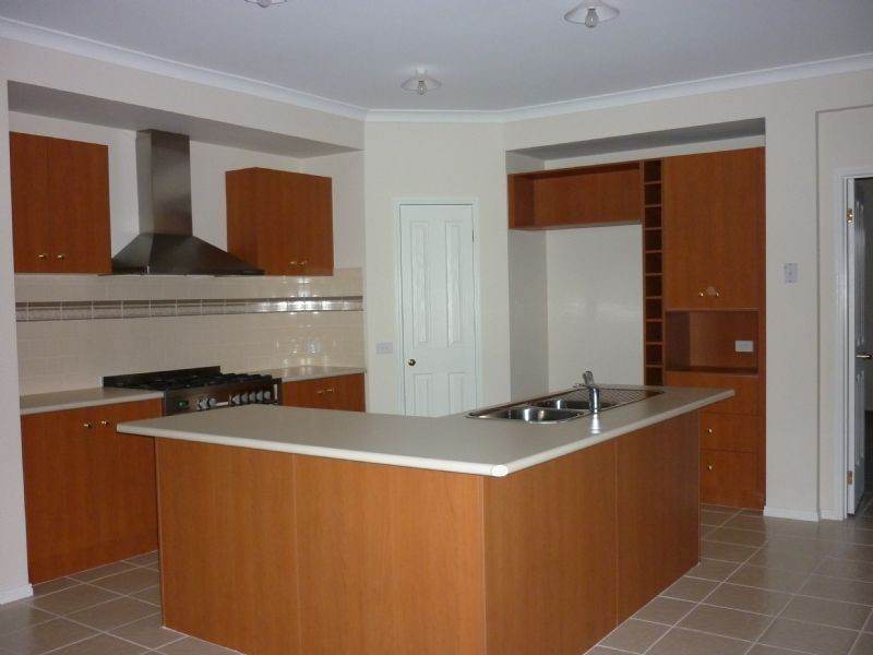 30 Cranwell Street, Craigieburn VIC 3064