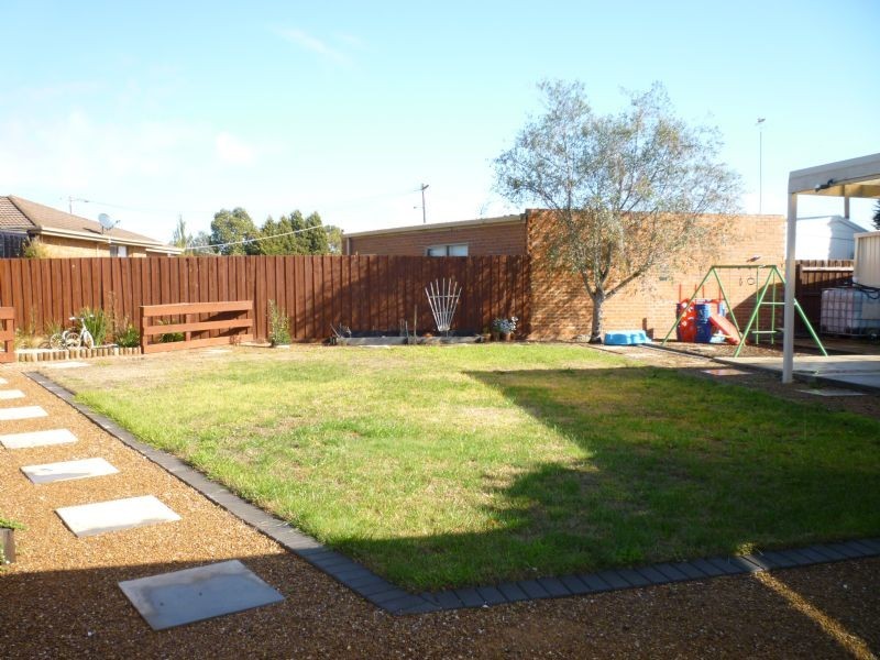 12 Walton Close, Craigieburn VIC 3064